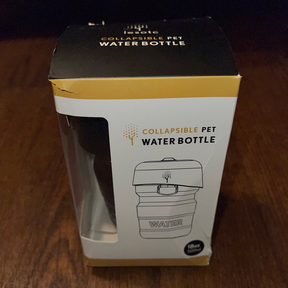 New in Box Black Collapsible Pet Water Bottle 18oz - Picture 3 of 9